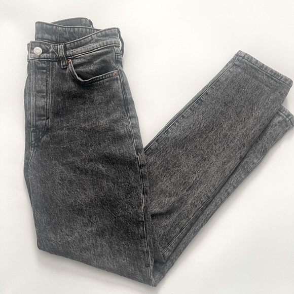 H&M Charcoal Ultra High Waist Mom Jeans - Picture 3 of 4